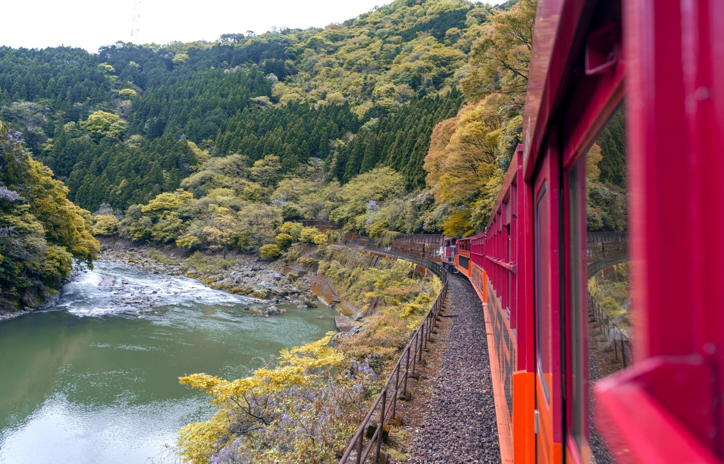 5 ขบวนรถไฟท่องเที่ยวสุดพิเศษใน “คันไซ”