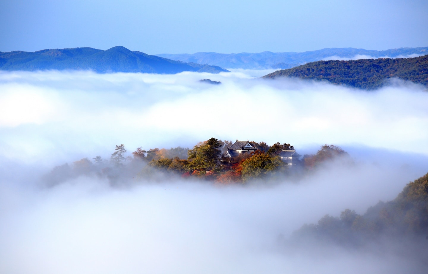 岡山的「高梁」非彼「高粱」！與天空之城比鄰的世外桃源・備中松山城