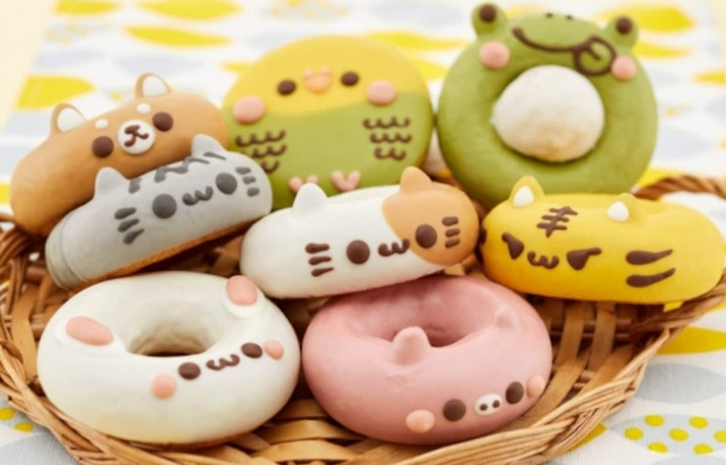 Cute Cat-Themed Do-It-Yourself Doughnut Kit!