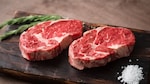 肉ギフトおすすめ人気ランキング21選｜カタログ/ステーキ/すき焼き/焼肉の種類別に紹介！