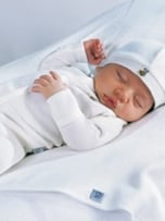 秋生まれの新生児に必要なベビー服の種類・サイズ・枚数