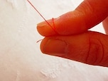 縫いはじめの「玉結び」の作り方
