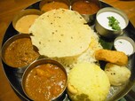ランチは食べ放題を！南インドカレー＆バル エリックサウス(八重洲)