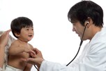 医師が持つ聴診器は子どもの遊びから生まれた