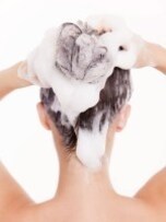 頭皮の環境を大きく変える正しいシャンプー方法