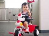 三輪車の対象年齢は？選び方のポイントと買う時期の目安