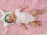 赤ちゃん・新生児の頭の形を良くする！向き癖の直し方