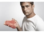 体臭や口臭の原因に？肉の食べ過ぎによる「悪臭の三重奏」に要注意！