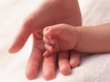 乳幼児に多い手足口病…大人が感染すると重症化も