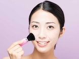 毛穴を隠すメイク術……毛穴レス肌を叶える！