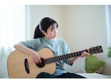ギターの構え方とコードの押さえ方をマスターしよう！【初心者向け】