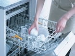 食洗器は毎回手入れすべき？ 清潔と時短をかなえるために知っておきたい、最低限やるべきこと