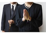 【法事Q＆A】三回忌の服装は喪服ですか？「平服でお越しください」と案内→カジュアルでも問題ない？