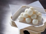 月見団子、関東と関西では違う!? 白くて丸い形だけではない？ 地域特有の形や味わい