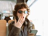 電車内が“ほっこり温泉”状態に……!? 電車、バスで目撃した「外国人旅行者の衝撃行動」