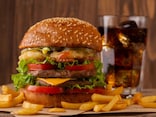 高脂肪食やジャンクフードは危険？ 脳が受ける意外な影響とは