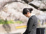 「退職代行を使うなんて信じられない」と中高年は言うけれど…“すぐに辞める”メリットとデメリット