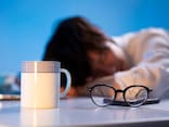 日本の中間管理職が休めない原因は？「あの人がいないと業務が回らない」職場で起こっていること