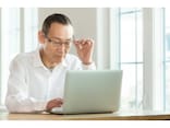年金月22万円で毎月黒字も「なぜ転職の機会を逃したのか…」 65歳男性の後悔