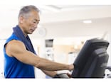 月の年金約25万円「午前中はジムで運動、午後は自宅でのんびり」67歳男性が続ける健康管理