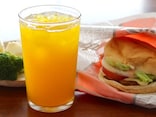 【沖縄限定チェーン】沖縄で愛される「2つのオレンジジュース」、懐かしい味が今も愛される理由