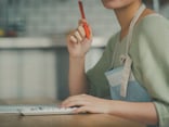 ずっと専業主婦でしたが、年金受給者の夫に先立たれたら私はどのぐらいの年金をもらえる？【2025年度】