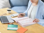 シニア女性のお金のリアル。節約疲れの一方で年金に安心感？投資も積極的