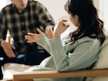 冷えた夫婦関係を「完全に終わらせるひと言」「上向かせるひと言」とは。具体例は？