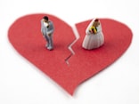 結婚あいさつのはずが「あ、息子の家政婦さんね」とは!? 12歳年下彼氏との驚きの“婚前契約”