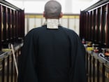 高額なお布施は「ぼったくりバー」と同じ構造か? 悪質請求トラブルと「坊主丸もうけ」の実態