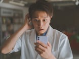 「彼女に相談するわけにもいかず」初めての旅行で、遊びに遊んだ結果…年収100万円・20歳男性のクレカ失敗談