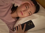 スマホやSNS依存は「ドーパミン中毒」？ 隠れた本当の原因は……脳科学から考える効果的な対処法