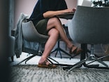 「ここは海の家か！」都庁の“ハーフパンツおじさん”にツッコむ女性も。自由だと分かっているけれど