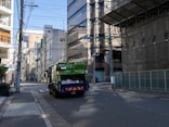 63歳ライターがゴミ収集バイトで目撃。“やや高級住宅街”で破けた袋からあふれ出た「大量のエロ本」