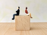 「結婚しているのに孤独……」独り身でも幸せな人との「6つの違い」とは