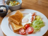 やってはいけない「朝ごはん」のタブー！ 1口目に食べると“金運を下げる”食べ物とは？