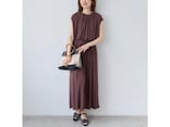 部屋着っぽく見えちゃうとイタイ!? 40代が気をつけたい「カットソーワンピ」のNGポイントとOKコーデ