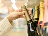 年金15万円「食品はふたランク下げても、一品ワインだけは欠かさない」71歳女性の1人暮らし