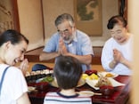 年金月28万6000円「普段は外食しないが、孫たちの帰省時はごちそうして散財」71歳男性