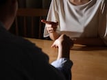 妻「もう帰ってきたの」夫「早く帰ったらまずいの?」なぜ夫婦の会話はかみ合わなくなるのか