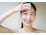額のしわの原因と対策……「顔が怖い」のは額のしわのせい？