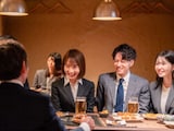 【脳科学で迫る！】タイパ重視だけではない？ 若者の飲み会離れ。上司との食事が「おいしくない」ワケ
