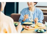 「お食事券が年2回。使えるお店が多くて迷う」47歳・世帯年収1050万円女性がすすめる株主優待
