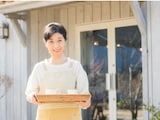 1958年4月生まれの女性。2024年10月から厚生年金に加入していますが、年金は増えるのでしょうか？
