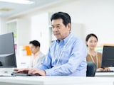 50代の男性。60歳以降も、同じ会社で働き続けると「高年齢雇用継続給付」をもらえますか？