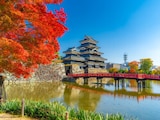 甲信越地方で人気の「紅葉スポット」ランキング！ 2位は「国宝 松本城」、1位は？【専門家の解説も】