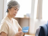 金利0.85%の「オリックス銀行 eダイレクト定期預金」に100万円を1年間預けたら、利息はいくらもらえる?