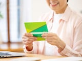 12月に支給される年金で、還付金がある人も。まずは「年金振込通知書」をチェック