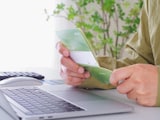 「株価ばかり気にする友人をみると自分は貯金でいいかな」定期預金に300万円・44歳男性の考え