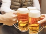 「優待で立ち飲み仲間ができるとは」リスク資産2億円・64歳男性が買ってよかった株主優待銘柄